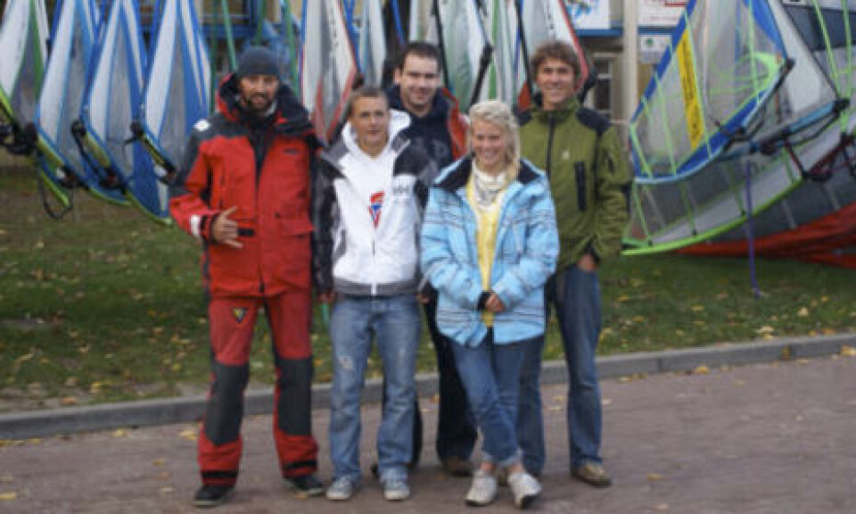 På samling med verdens beste RS:X-seilere