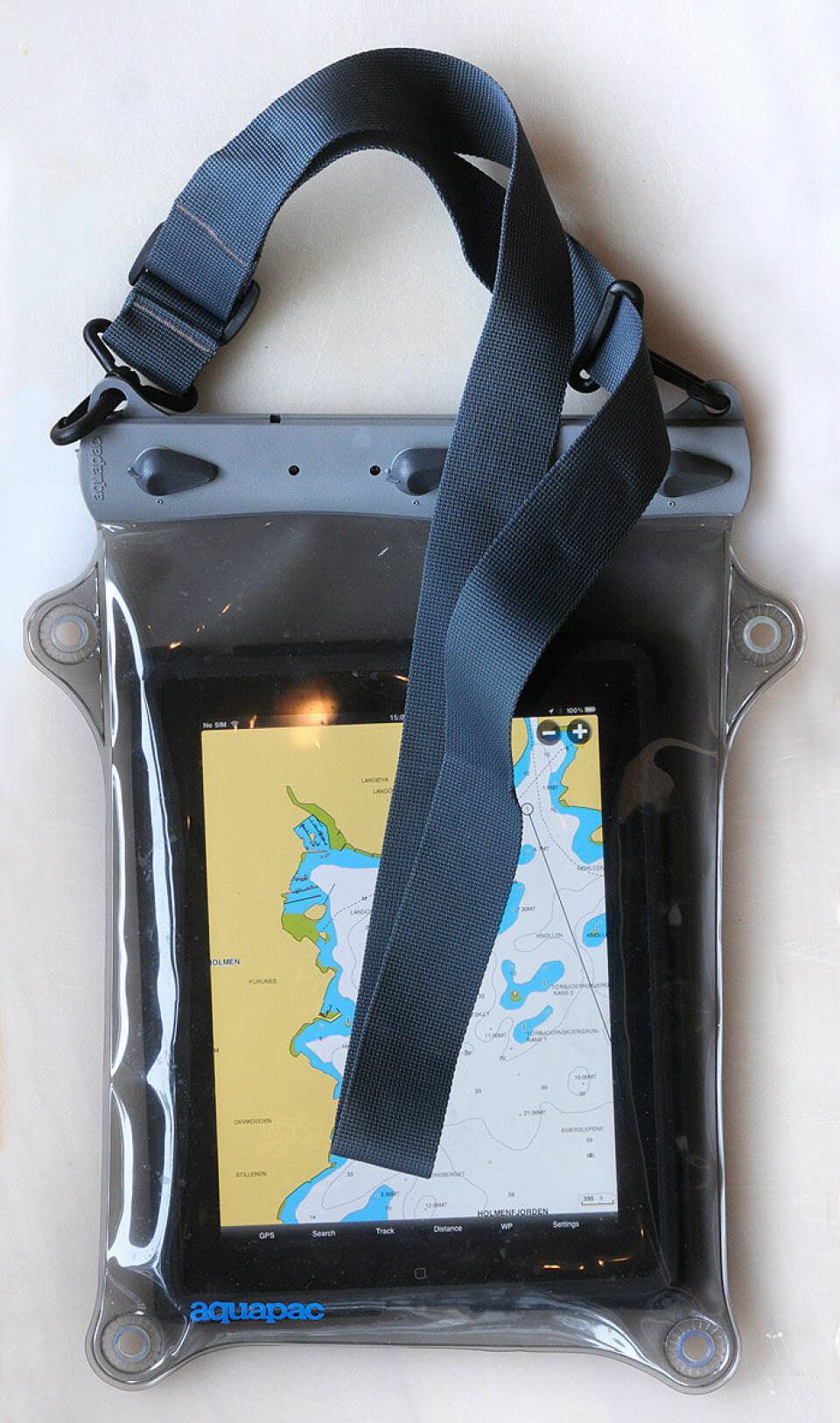 Aquapack er rommelig, og har øyer, slik at iPaden kan festes til båten.