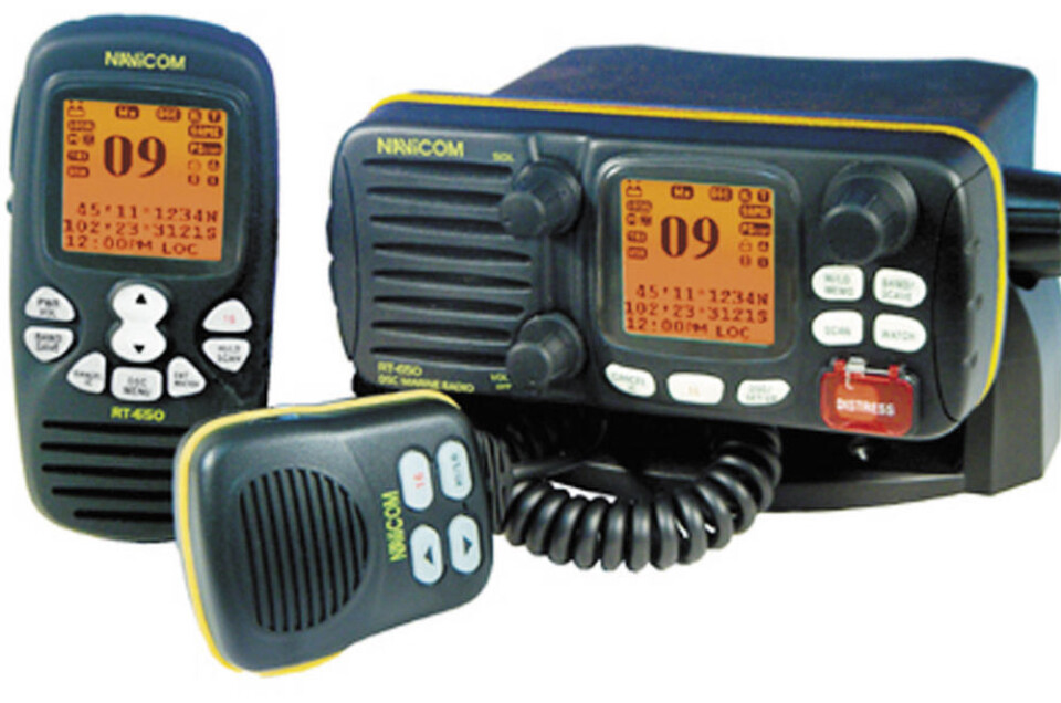 VHF-radio med AIS-mottager