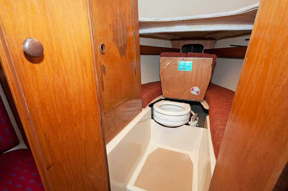 TOALETT: Nåværende WC skal skiftes ut med en portapotti fordi båten ikke har plass til noen septiktank.