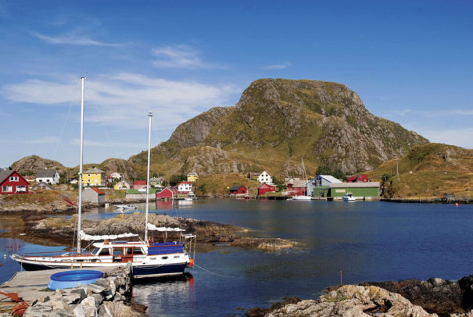 EN IDYLL: Rognaldsvåg er etter vår mening et av de fineste stedene i Sogn og Fjordane. Ikke minst på grunn av de storslåtte og vakre omgivelsene. I bakgrunnen Harefjellet. EN IDYLL: Rognaldsvåg er etter vår mening et av de fineste stedene i Sogn og Fjordane. Ikke minst på grunn av de storslåtte og vakre omgivelsene. I bakgrunnen Harefjellet.