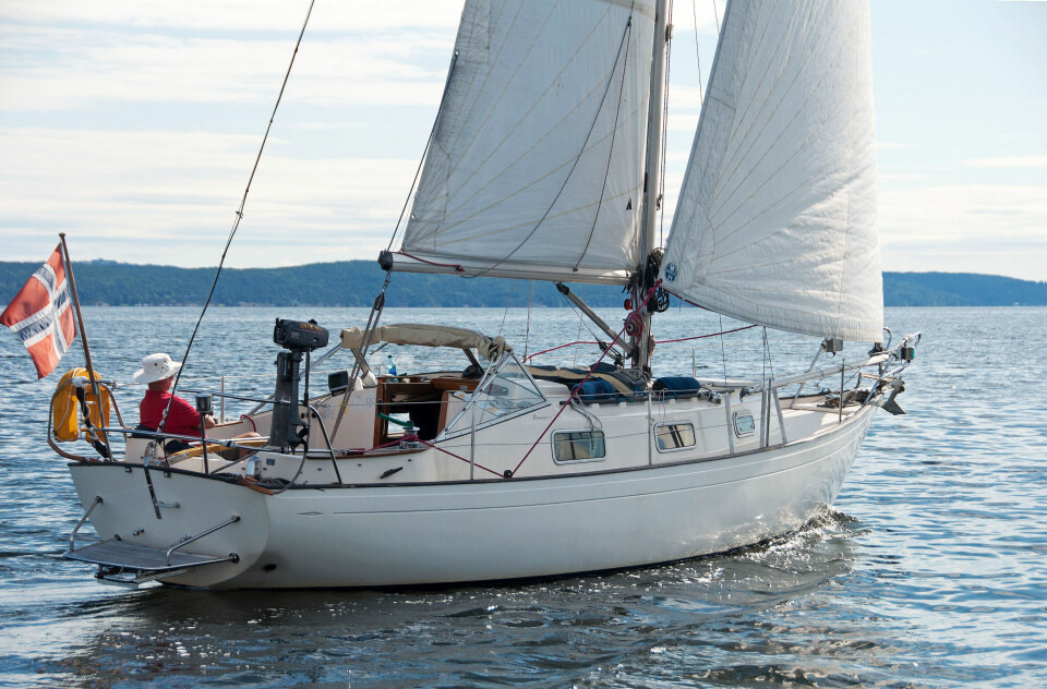 MONSUN 31: SHU-BI-DUA er ikke en båt for fartsfantaster og fintrimmere, men en båt for dem som vet å verdsette roen og sansene, for seilere som liker å lene seg tilbake og nyte at en båt tar seg frem ved hjelp av vindens kraft. For seilere med ...