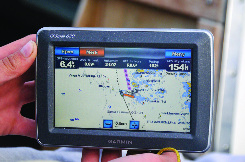 PLOTTER: Garmin viste vei med GPSmap 620. Denne kan også brukes i bilen.