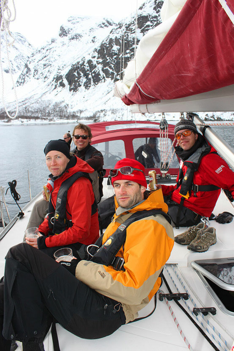 'Arctic Ice' med seilende skiturister etter endt økt.