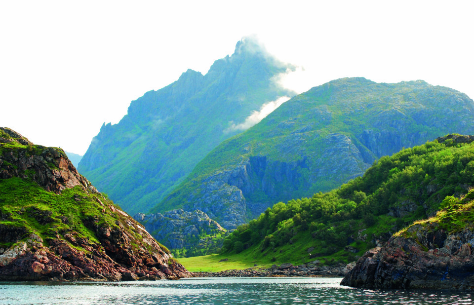 NATUR: Norskekystens fantastiske natur er fortsatt hva som preger en seiltur fra sør til nord.