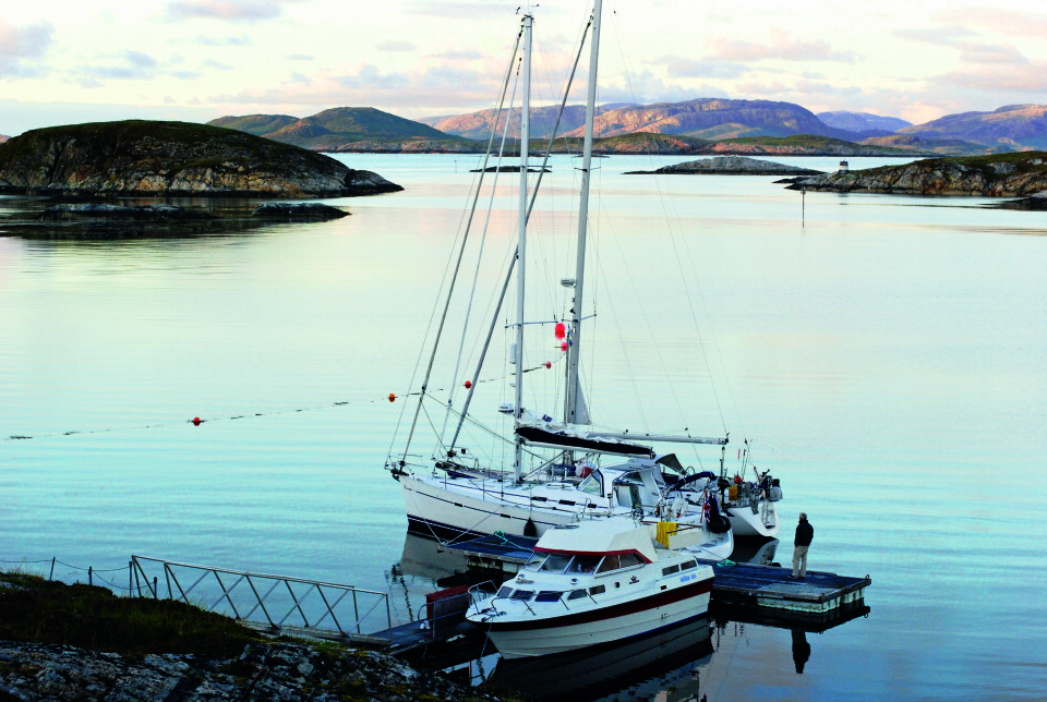 LITE FOLKSOMT: Vestkysten av Norge er ikke tettpakket med båter. Derimot er det tett mellom idyllene.