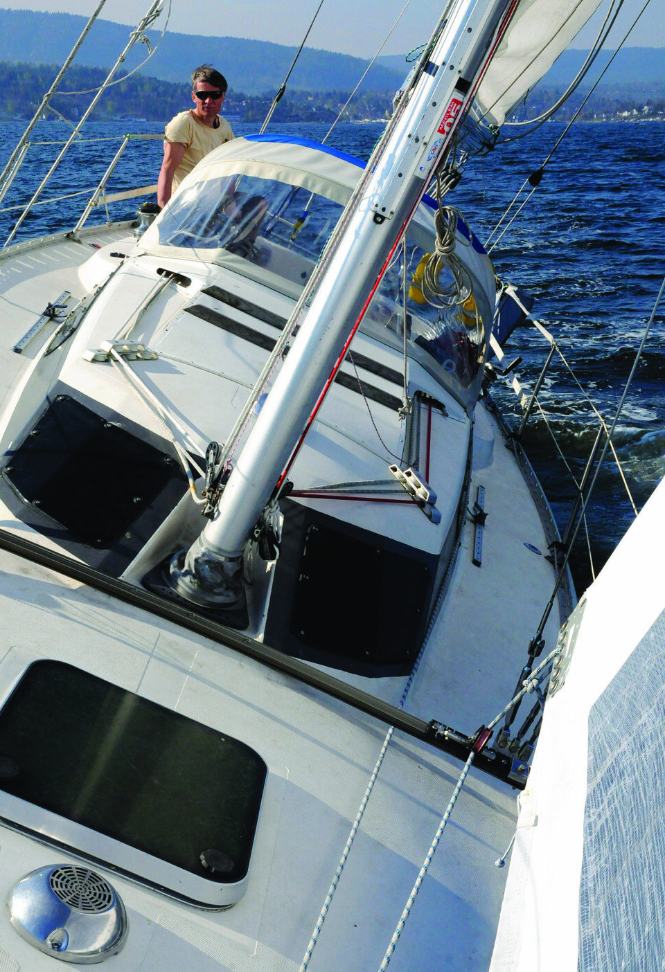 KRYSS: Selvslående fokk gjør seilhåndteringen enkel. Systemet gjør båten egnet for soloseiling.