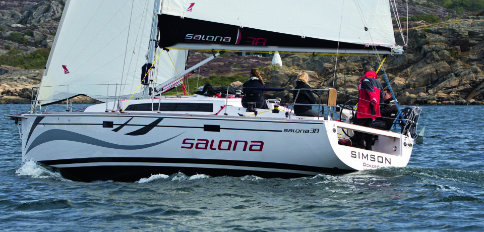 SALONA 38: Salona 38 er en konservativ performance-cruiser fra Kroatia.