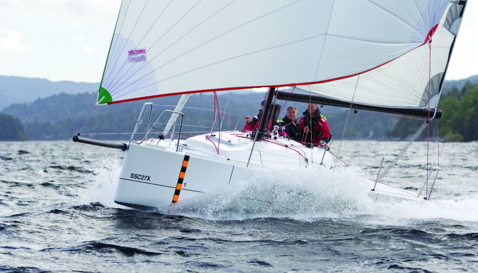 RAKETT: Vi prøveseilte Seascape 27 i godt med vind. Det ga mersmak. RAKETT: Vi prøveseilte Seascape 27 i godt med vind. Det ga mersmak.
