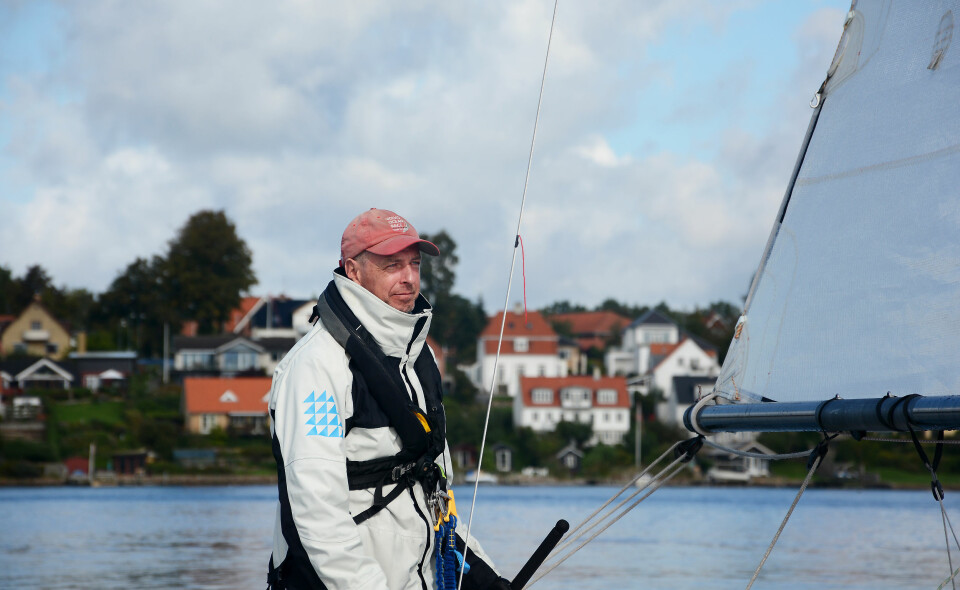 MINSTE BÅT: Øyvind Bordal stilte i feltets minste båt og forteller hvordan han opplevde å seile i et drøyt døgn rundt Fyn.