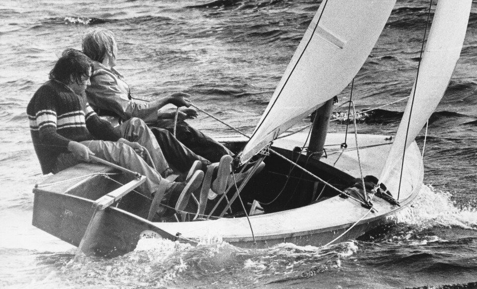 HISTORIE 1: Den norskkonstruerte Gazellen (tegnet av Ole With) var populær på 1970-tallet. Båten kunne selvbygges i finér, men den kom etter hvert også i en plastversjon. I 1978 ble det siste NMet i klassen arrangert.