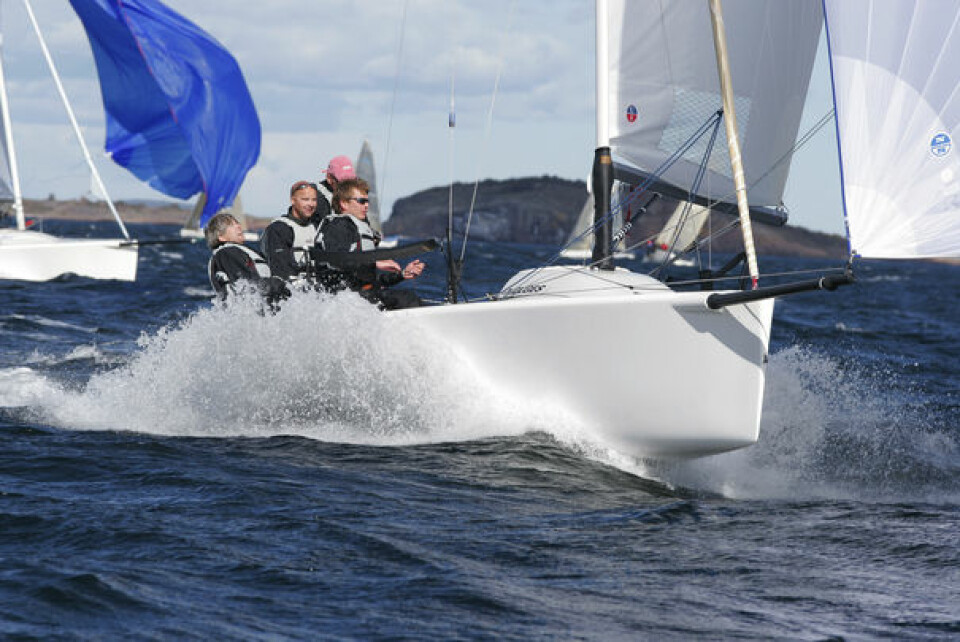 MELGES 24: Melges 24 er en etablert klasse i Norge og ble introdusert i 1995. Det til tross er båttypen fortsatt «state of the art» innen sportsbåtklassen.