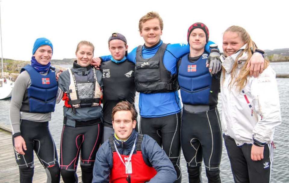 BLIR Å SE OPP FOR: Sailing Team HSK blir et lag å se opp for i Asker. Fra venstre Andreas Hjellestad Hella, Inger Margrethe Vabø, Alexander Dahl Høgheim, Erling Wiik, Victor Dahl Høgheim og Malin Evingdal. Foran ... BLIR Å SE OPP FOR: Sailing Team HSK blir et lag å se opp for i Asker. Fra venstre Andreas Hjellestad Hella, Inger Margrethe Vabø, Alexander Dahl Høgheim, Erling Wiik, Victor Dahl Høgheim og Malin Evingdal. Foran ...