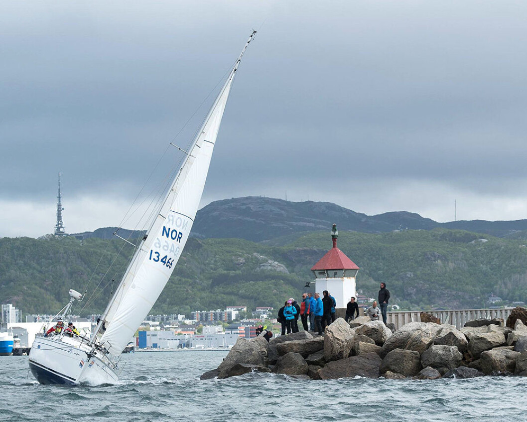 TETT PÅ: Starten foregår i indre havn i Bodø, og publikum for et spennende og flott skue når alle skal ut igjennom moloåpningen. TETT PÅ: Starten foregår i indre havn i Bodø, og publikum for et spennende og flott skue når alle skal ut igjennom moloåpningen.