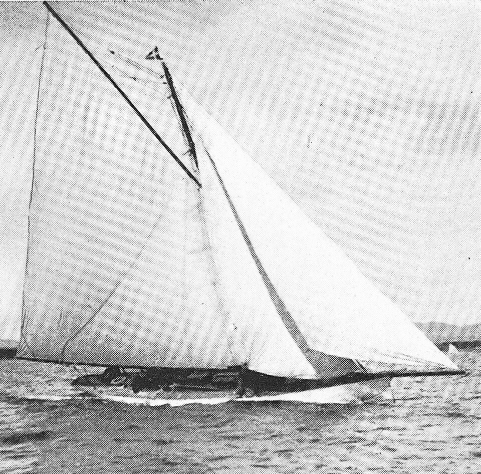 «MAGDA II»: William Fife tegnet «Magda II». Båten ble bygd i Asker i 1897 og målte 10,36 tonn.