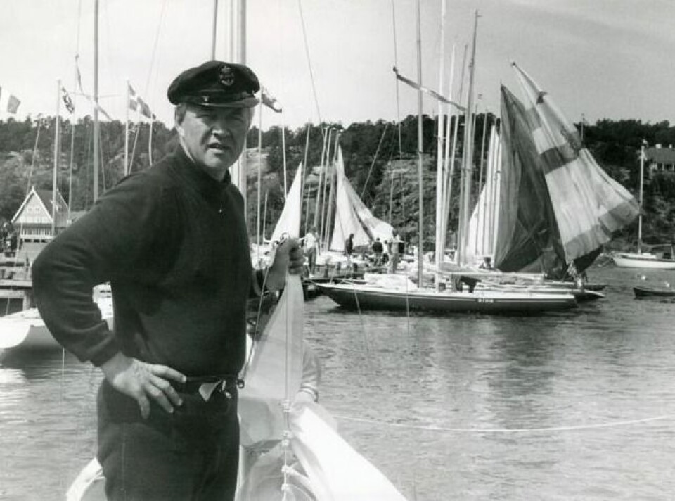 Konstruktøren Jan Herman Linge ombord på Soling N 1 «Darling» under en regatta på Hankø