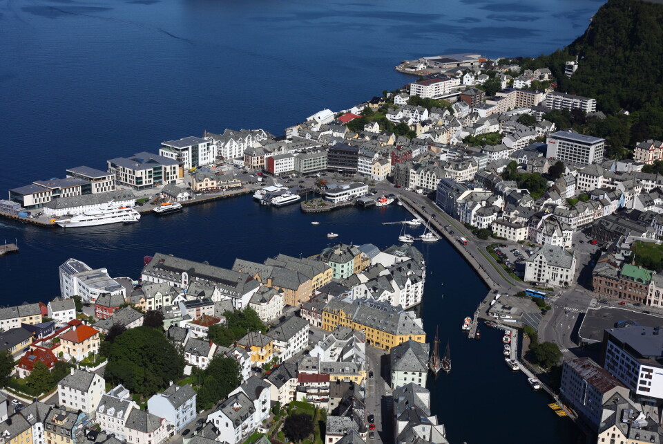 ÅLESUND: Reisens mål er Ålesund, som er en særpreget og flott by som i seg selv har mange attraksjoner. ÅLESUND: Reisens mål er Ålesund, som er en særpreget og flott by som i seg selv har mange attraksjoner.