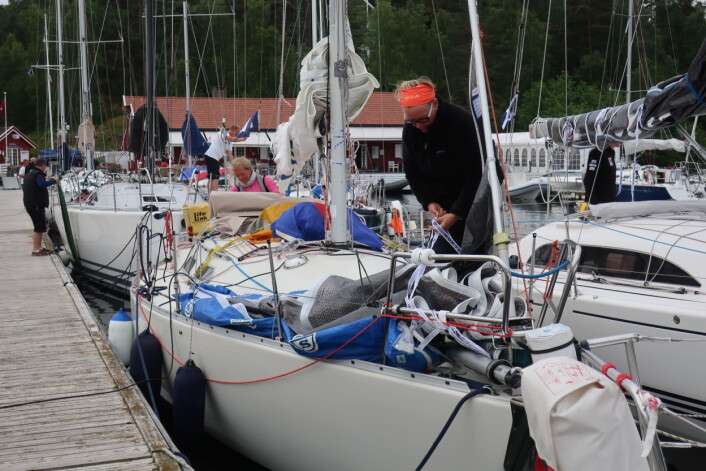 START: Eira Naustvik har med seg Nina Braaten. Her gjør de seg klare før start. START: Eira Naustvik har med seg Nina Braaten. Her gjør de seg klare før start.