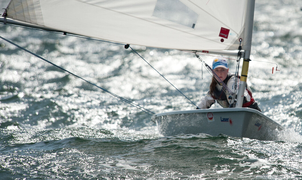 NR. 13: Caroline Rosmo ligger på 13. plass før siste dag i U21-VM i Laser Radial. NR. 13: Caroline Rosmo ligger på 13. plass før siste dag i U21-VM i Laser Radial.