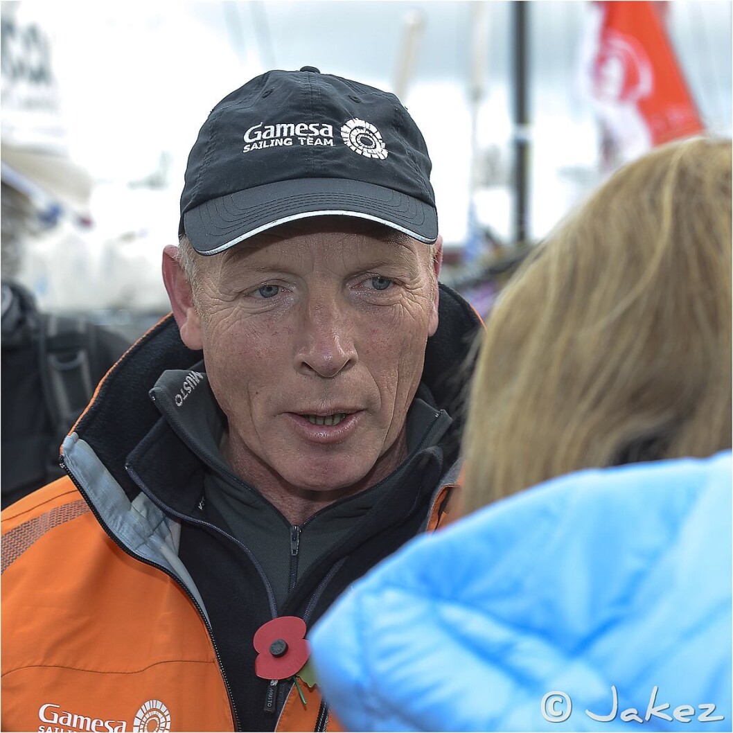 OM BOD I «HYDRA»: Mike Golding er med som mannskap om bord i Henrik Bergesens Class 40. OM BOD I «HYDRA»: Mike Golding er med som mannskap om bord i Henrik Bergesens Class 40.