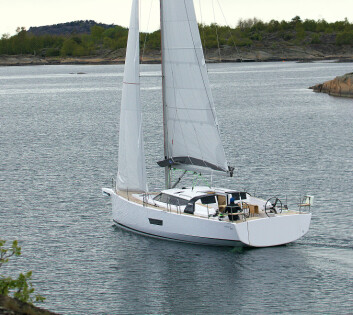 NY: Elan GT5 er en turseiler med et lettdrevet skrog. NY: Elan GT5 er en turseiler med et lettdrevet skrog.