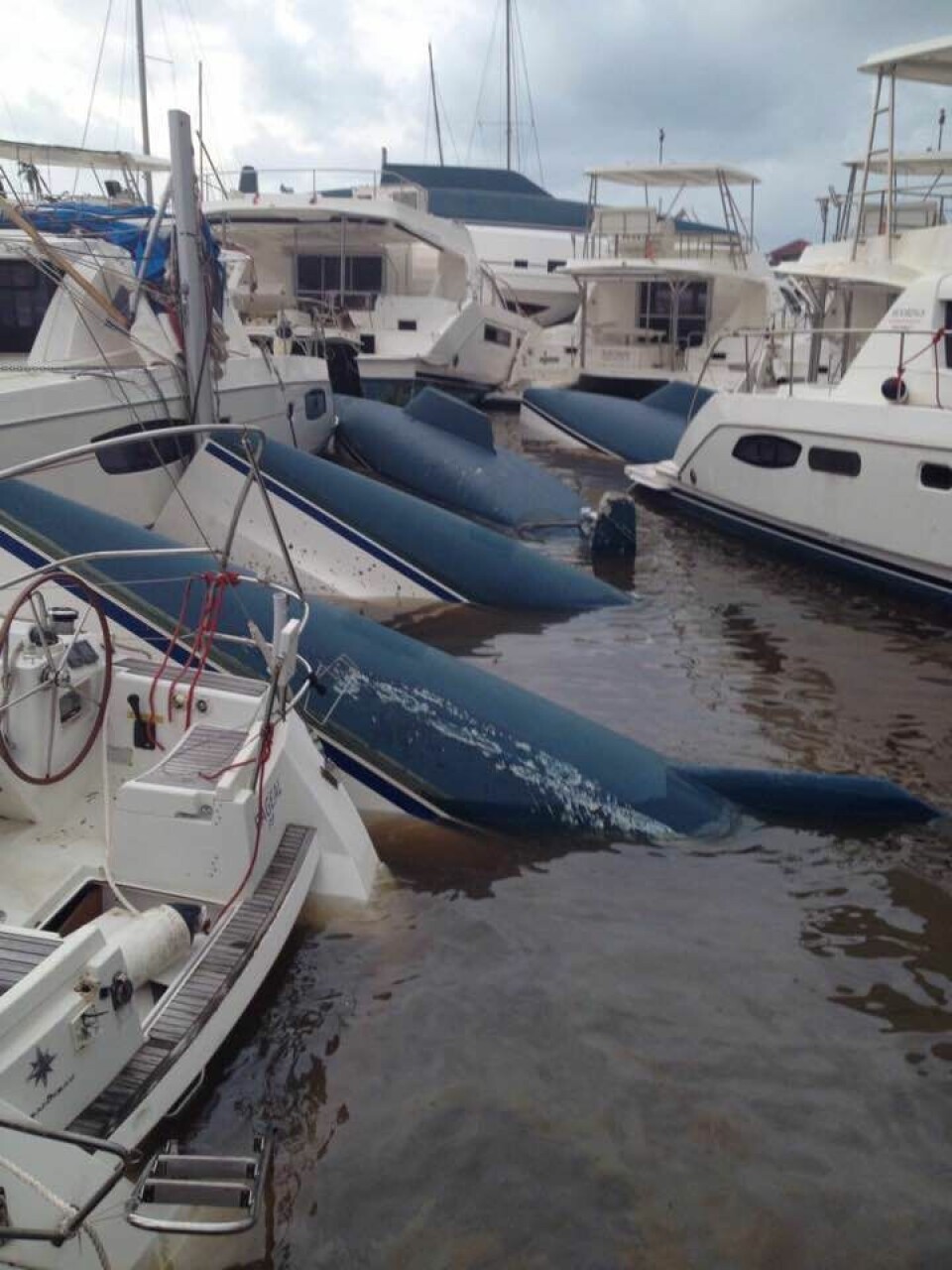 SKADER: Irma har knust 80 prosent av båtene, men bransjen skal opp på beina igjen.