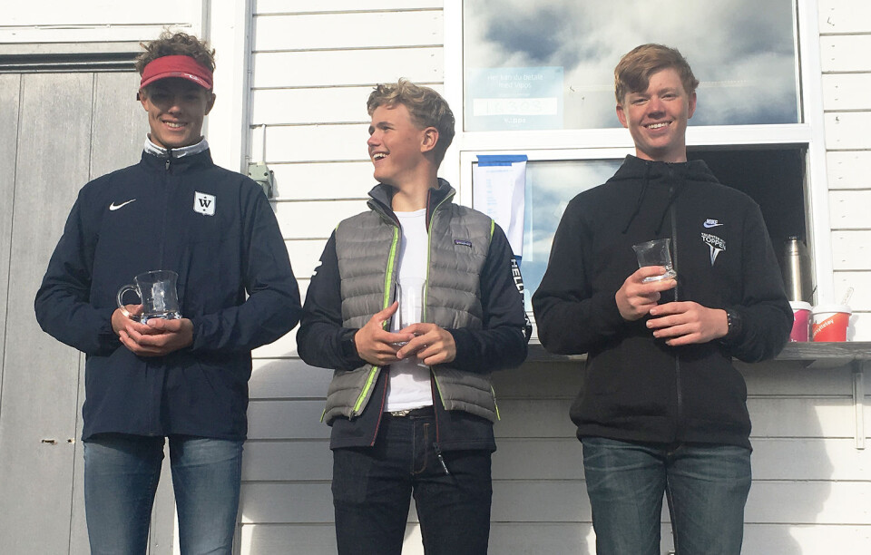 LASER RADIAL: Christoffer Sørlie (i midten) vant foran Uffe Tomasgaard (t.v) og Olai Hagland. LASER RADIAL: Christoffer Sørlie (i midten) vant foran Uffe Tomasgaard (t.v) og Olai Hagland.
