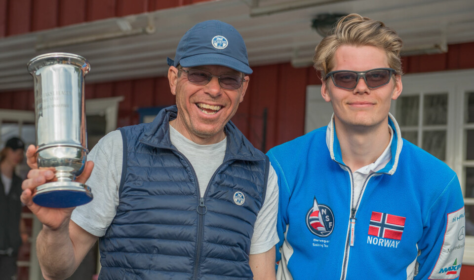 FAMILIE-TRIUMF: Far og sønn Rishoff, Elling og Øyvind, la beslag på de to øverste plassene på listen over Årets Shorthanded-seilere.