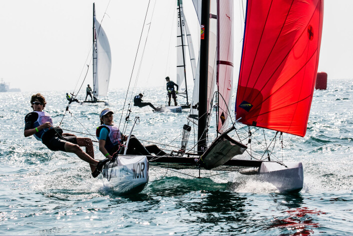 FREMGANG: Nacra 15-seilerne Henrik Schrader Bordal og Celia Valeur Børresen jubler over fremgang. FREMGANG: Nacra 15-seilerne Henrik Schrader Bordal og Celia Valeur Børresen jubler over fremgang.