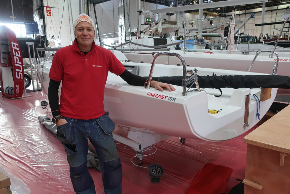 BILLIG: FarEast 19R koster ca 200 000 norske kroner inkludert seil. En sprek båt som planer tidlig.