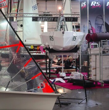 RS: RS21, en sprek sportsbåt med stor cockpit og skroglinjer fra IMOCA60, Hogo Boss. RS: RS21, en sprek sportsbåt med stor cockpit og skroglinjer fra IMOCA60, Hogo Boss.