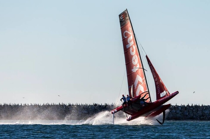 HOPP: SuperFoiler som tar av på flatt vann. HOPP: SuperFoiler som tar av på flatt vann.