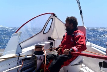 ITALIENER: Giovanni Soldini er en kjent soloseiler som har deltatt i Vendee Globe Denne gangen har han med seg fire hjelpere. ITALIENER: Giovanni Soldini er en kjent soloseiler som har deltatt i Vendee Globe Denne gangen har han med seg fire hjelpere.