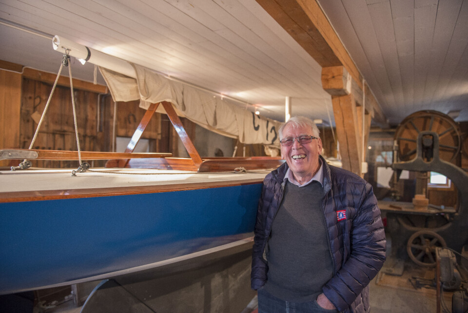 MUSEET: I museumsdelen på Andersenslippen er det en restaurert 12,5-er som en gang tilhørte broren til Roar Larsen. I bakgrunnen skimtes en av de gamle båndsagene til Anders Andersen. MUSEET: I museumsdelen på Andersenslippen er det en restaurert 12,5-er som en gang tilhørte broren til Roar Larsen. I bakgrunnen skimtes en av de gamle båndsagene til Anders Andersen.