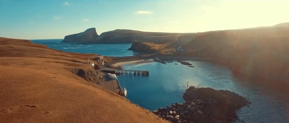 IDYLL: Fair Isle er vanligvis er værhardt sted, men var rene idyllen når Erik Aanderaa besøkte øya i mars.