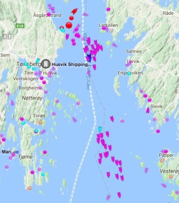 AIS: Trackingen viser at det er mer vind ute i fjorden, og at den klynge ved Slagen ligger i ett vindhull. AIS: Trackingen viser at det er mer vind ute i fjorden, og at den klynge ved Slagen ligger i ett vindhull.