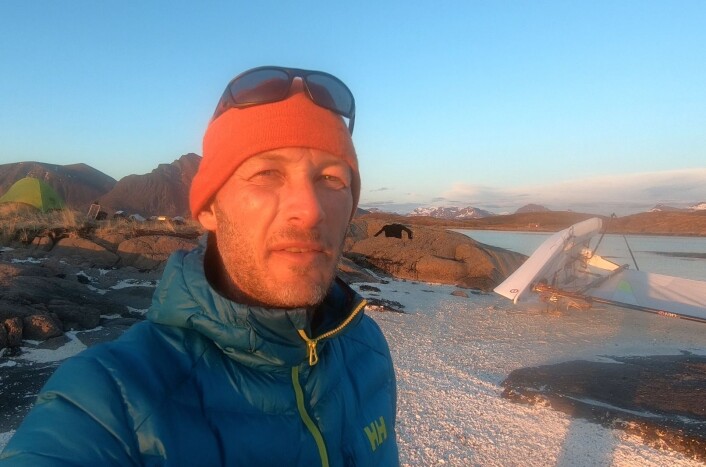 IDYLL: Magne Klann har seilt i turkist vann over skjellsand i Steigen. Her i kveldsolen etter en rekordetappe på over 50 nm. IDYLL: Magne Klann har seilt i turkist vann over skjellsand i Steigen. Her i kveldsolen etter en rekordetappe på over 50 nm.