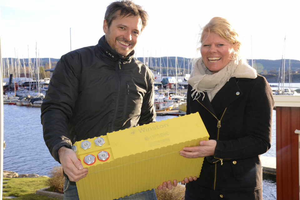 STRØM: Gina Lillemork Nilsen og Lars-Fredrik Moe-Helgesen vil ha 13 kWh med energi på sine batterier.