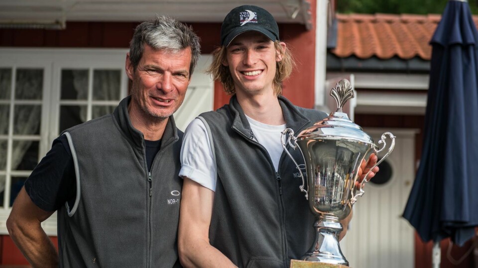 LEDER: Alf Magne Andersen og Henrik Andersen vant sin klasse i Raymarine 2Star, og det gjør at Alf Magne nå leder i konkurransen om å bli Årets Shorthanded-seiler.