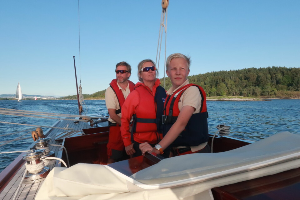 FAMILIE: Johan, Heidi og Christian bruker mesteparten av sommeren i «Rollo4». Det er et stort familieprosjekt.