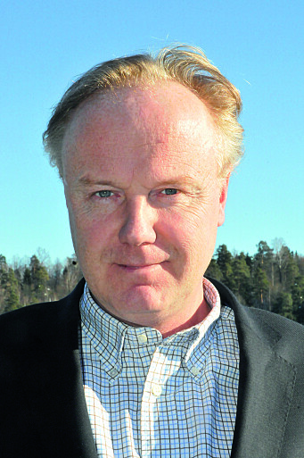 FORBERED: Stein Victor Svendsen oppfordrer alle å sikre båten for uværet som kommer. FORBERED: Stein Victor Svendsen oppfordrer alle å sikre båten for uværet som kommer.