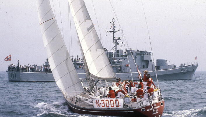 INTERNATIONAL OFFSHORE RULE: «Berge Viking» er en typisk representant for generasjonen av IOR-båter. Typisk for båtene er blant annet den smale hekken. INTERNATIONAL OFFSHORE RULE: «Berge Viking» er en typisk representant for generasjonen av IOR-båter. Typisk for båtene er blant annet den smale hekken.