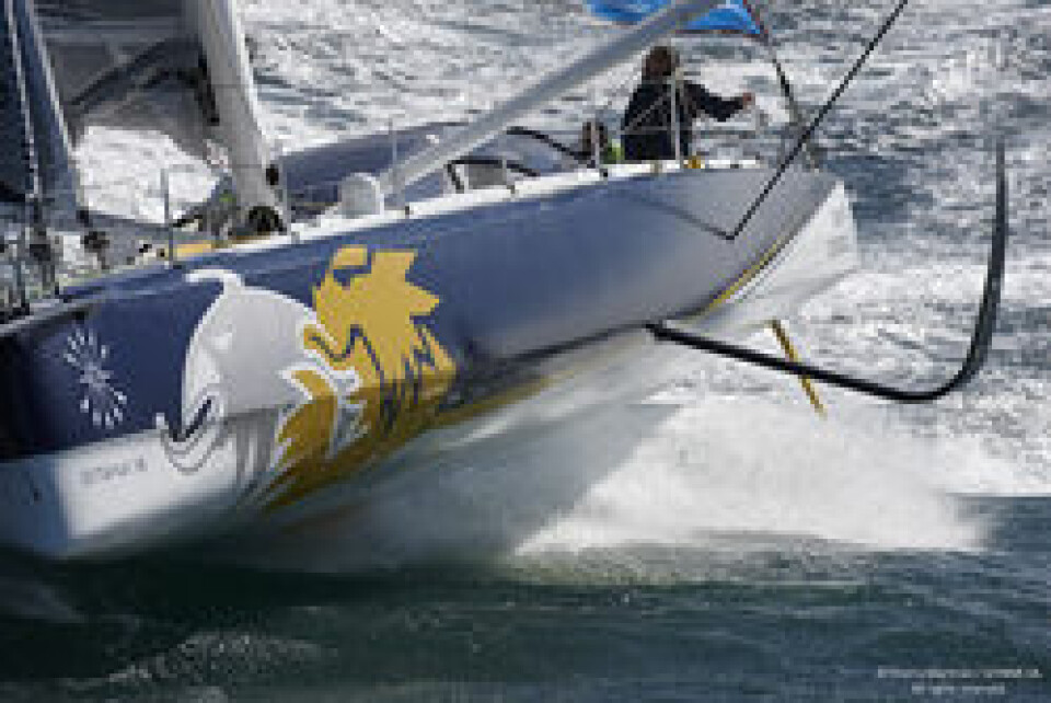 15_67970 © Th.Martinez / GITANA SA. LORIENT - FRANCE . 24 Août 2015.First sail of new IMOCA \"MONO60 EDMOND DE ROTHSCHILD\" , skipper Sébastien Josse (FRA), co-skipper Charles Caudrelier (FRA)