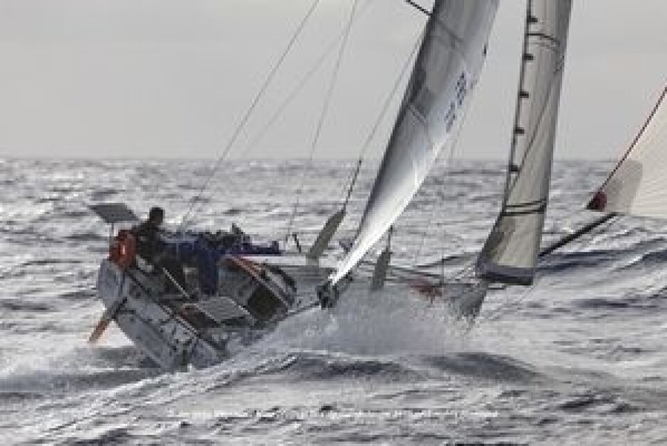 ANDRE: Axel Trehin seiler en båt fra 2008, men syv år gammel båt ser ikke ut til å være noe problem. ANDRE: Axel Trehin seiler en båt fra 2008, men syv år gammel båt ser ikke ut til å være noe problem.