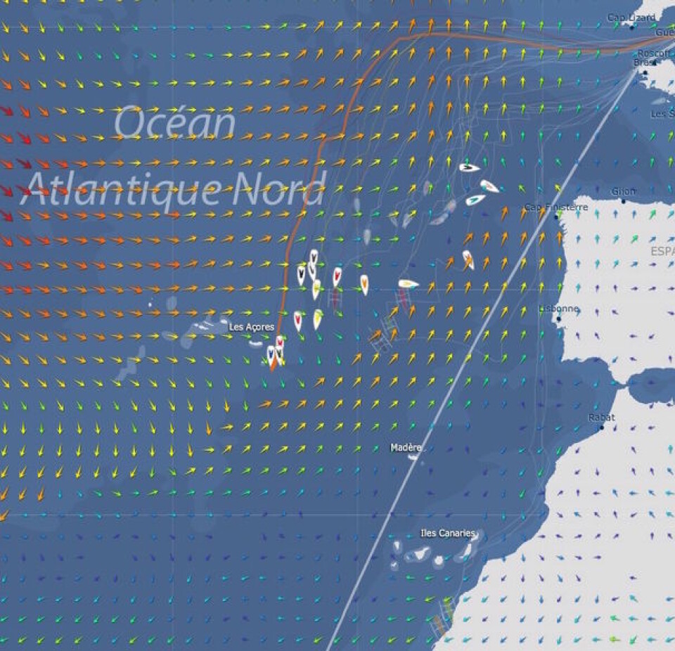 SYDOVER: IMOCA 60 båtene passerte Azorene på østsiden i dag, mens Ultim-klassen krysslenser mellom Marocco og Lanzarote. Om 12 timer får Class 40 båtene et nytt lavtrykk over seg. SYDOVER: IMOCA 60 båtene passerte Azorene på østsiden i dag, mens Ultim-klassen krysslenser mellom Marocco og Lanzarote. Om 12 timer får Class 40 båtene et nytt lavtrykk over seg.