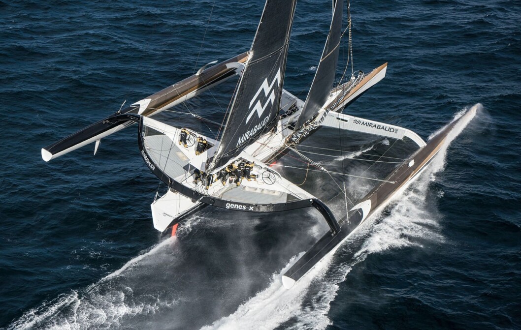 Maxi-trimaranen «Spindrift 2» vil sette rekorder. Maxi-trimaranen «Spindrift 2» vil sette rekorder.