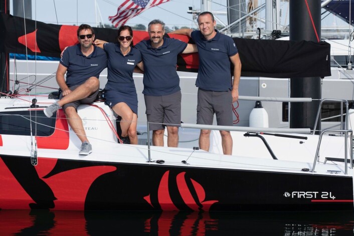 LEDELSE: Seascapes adm. dir Andra? Mihelin, Seascape daglig leder Lidija Zaletel, daglig leder av Beneteau Gianguido Girotti, Seascape teknisk sjef Kristian Hajn?ek LEDELSE: Seascapes adm. dir Andra? Mihelin, Seascape daglig leder Lidija Zaletel, daglig leder av Beneteau Gianguido Girotti, Seascape teknisk sjef Kristian Hajn?ek
