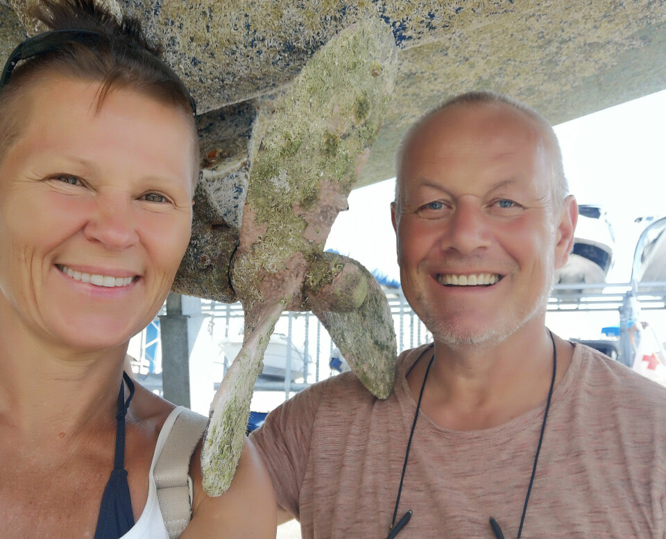JOBB: Even Øiestad og Marianne Aasgaard har fått båten på land, og har startet ombygging til en fossilfri båt.