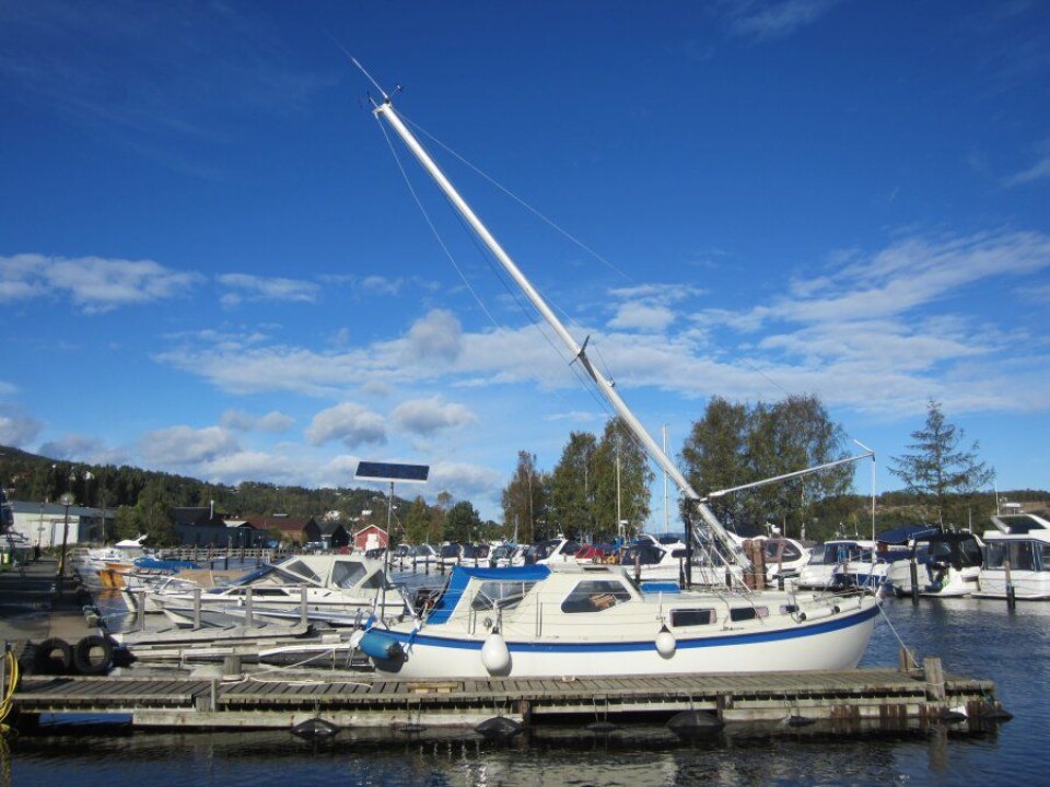 RIGG: Selvutviklet innretning gjør rigging av master enklere.