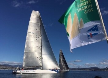 DUELL: «Ragamuffin 100» slo «Rambler 88» på målstreken. DUELL: «Ragamuffin 100» slo «Rambler 88» på målstreken.